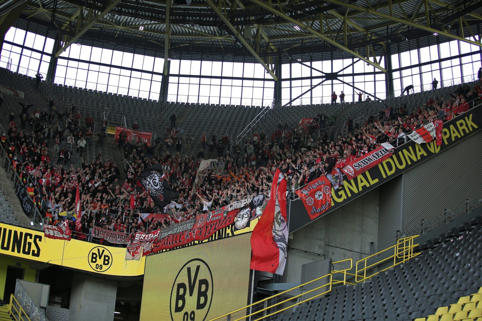 Borussia Dortmund II – Hallescher FC 0-0 (10)