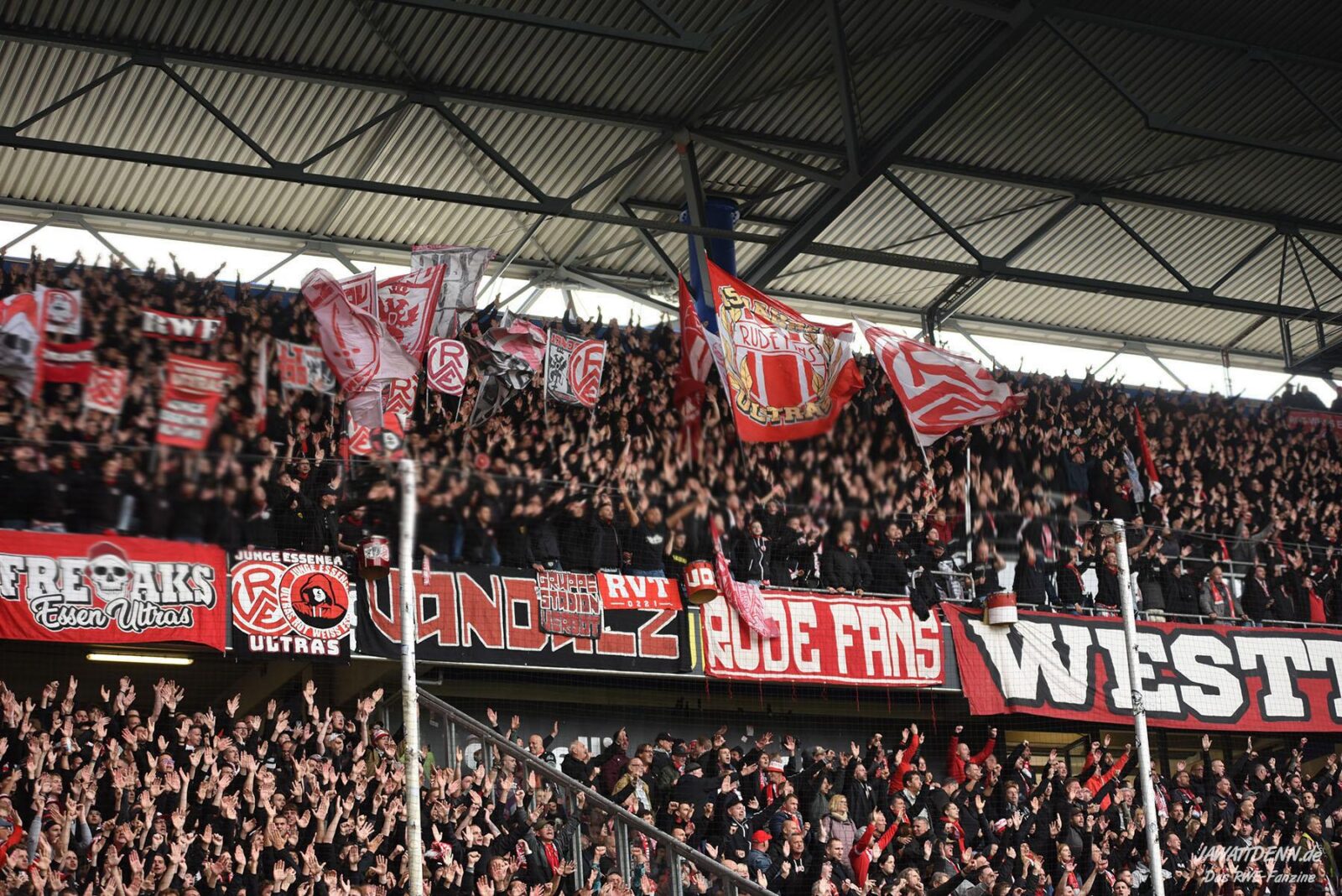 MSV Duisburg – Rot-Weiss Essen 1-2 (13)