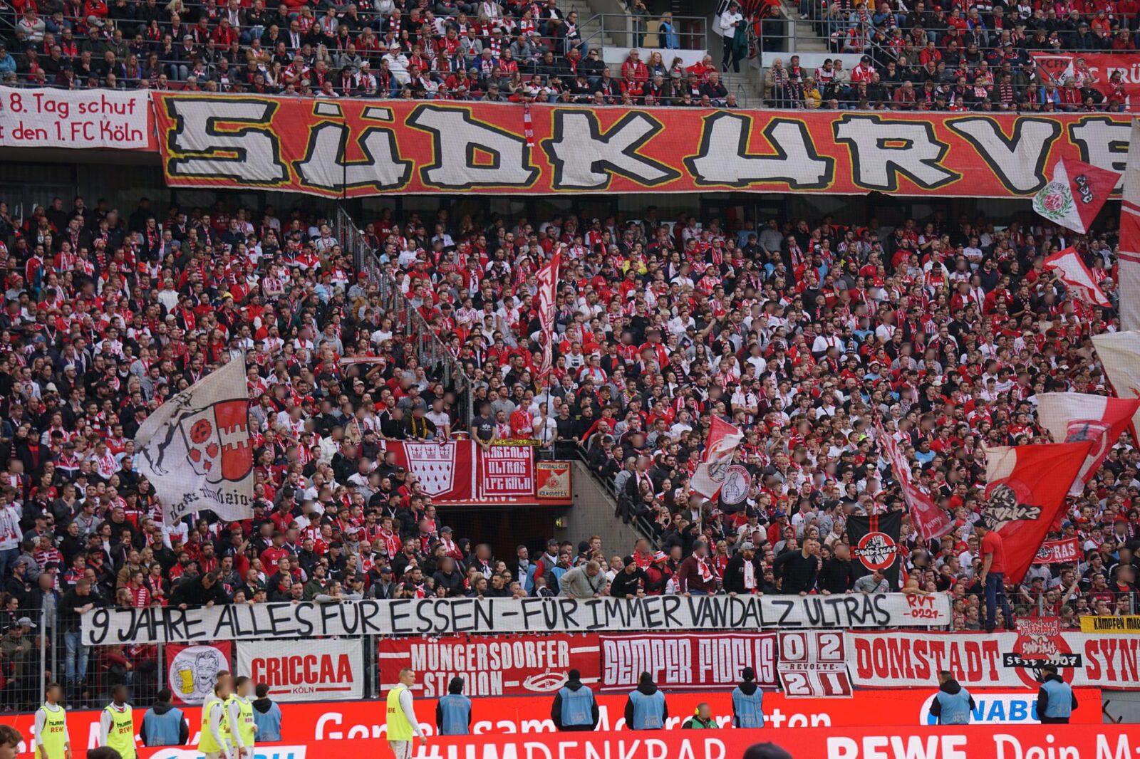 1. FC Köln – Borussia Mönchengladbach 3-1 (12)