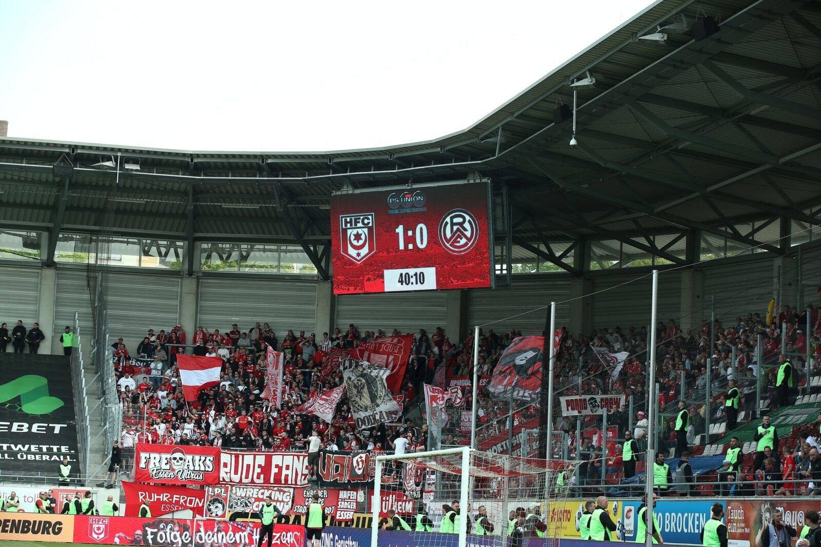 Hallescher FC – Rot-Weiss Essen 2-0 (3)