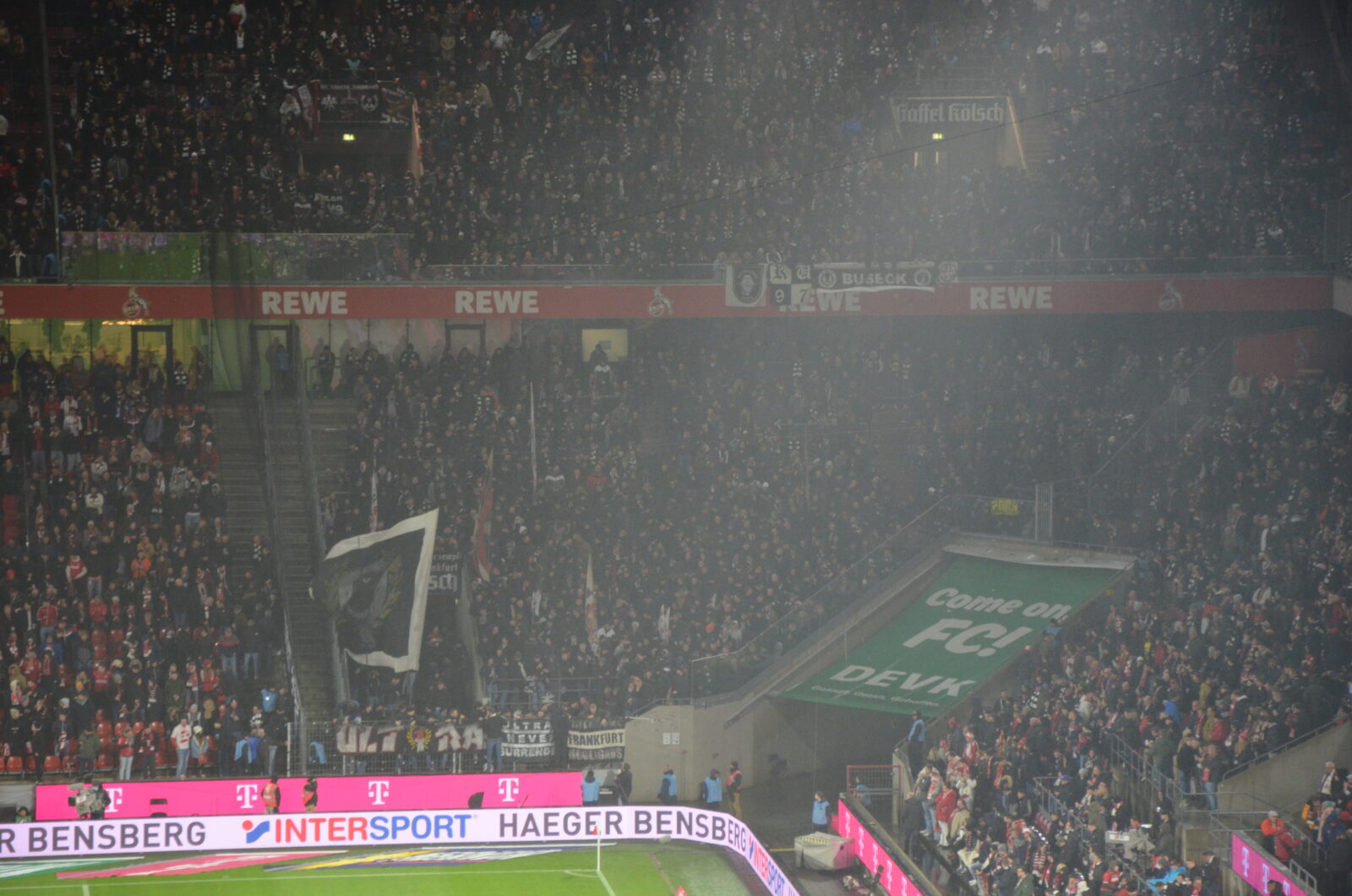 1. FC Köln – Eintracht Frankfurt 2-0 (9)