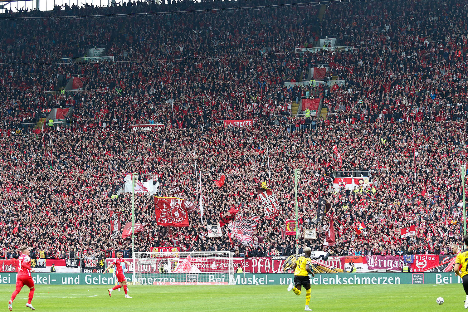 1. FC Kaiserslautern – Borussia Dortmund II 1-3 (4)