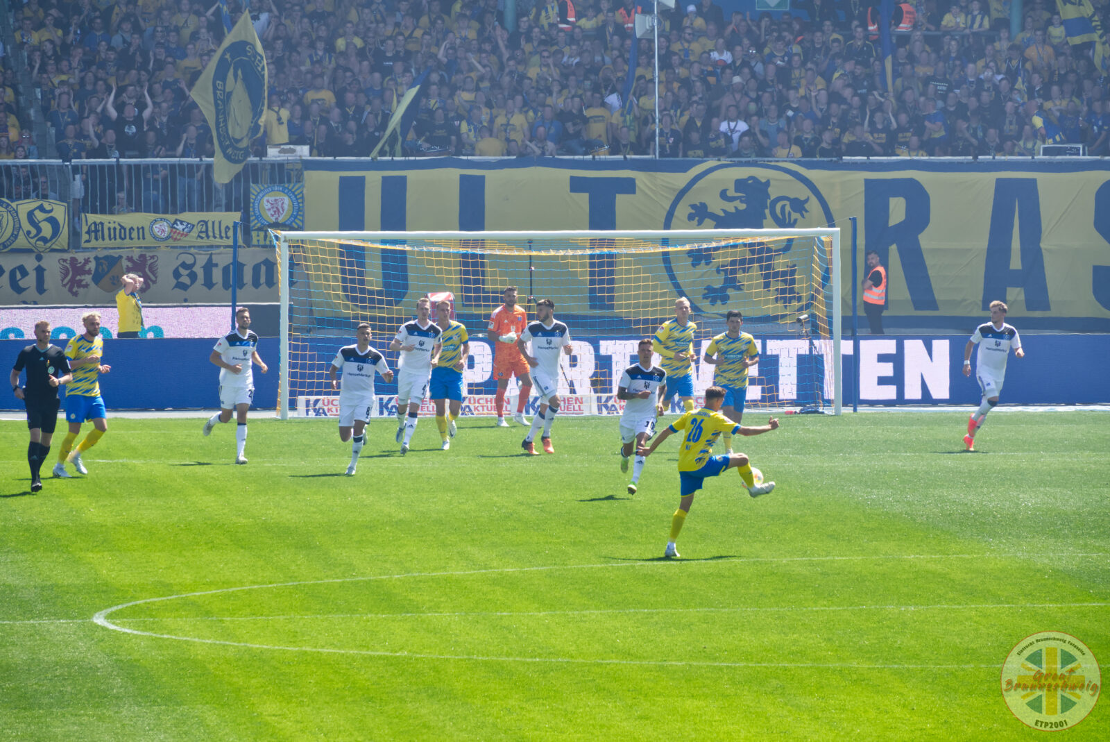 Eintracht Braunschweig – Hamburger SV 0-2 (12)