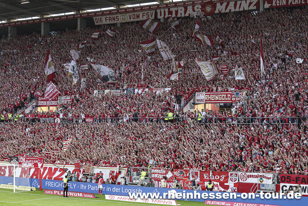 1. FSV Mainz 05 – Borussia Dortmund 3-0 (11)