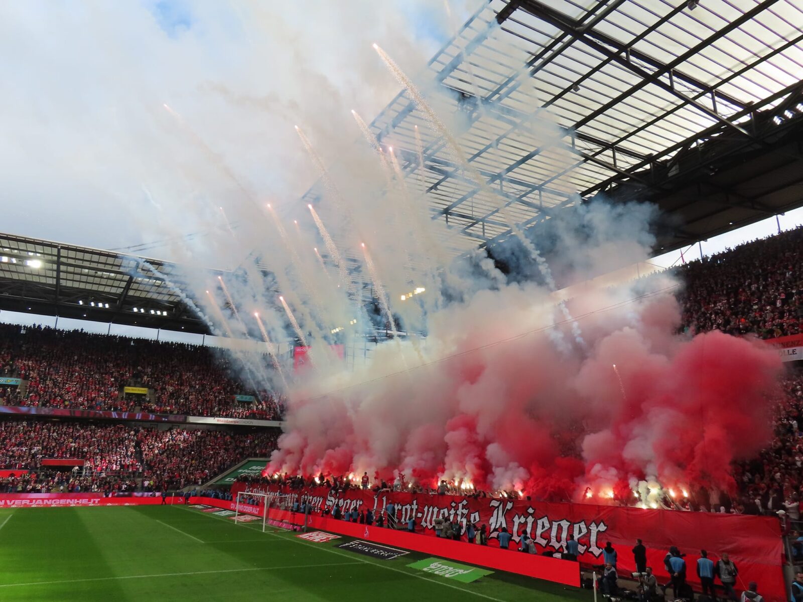 1. FC Köln – Borussia Mönchengladbach 3-1 (77)