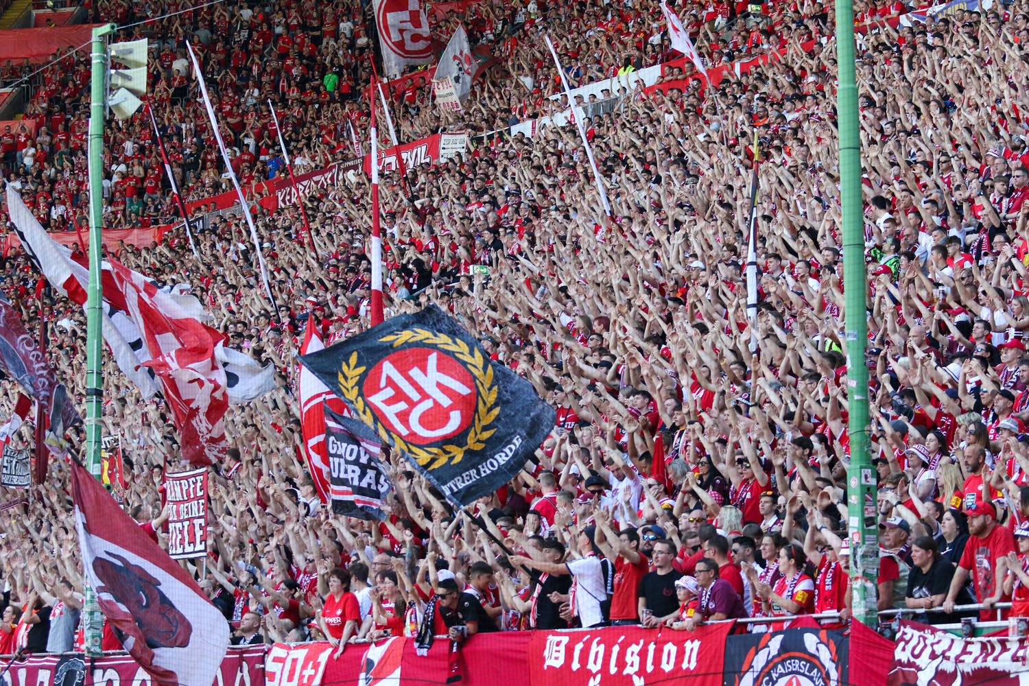 1. FC Kaiserslautern – Fortuna Düsseldorf 0-3 (8)