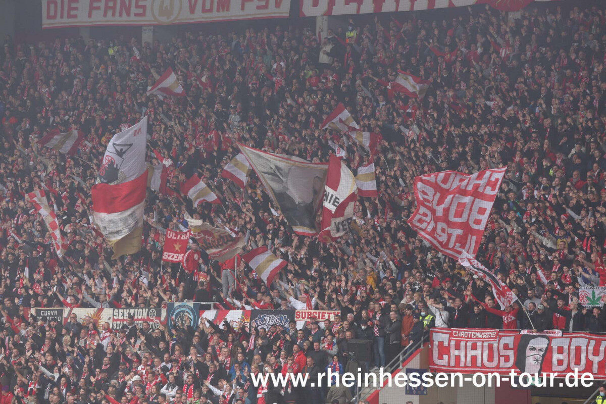 1. FSV Mainz 05 – FC Bayern München 3-1 (11)