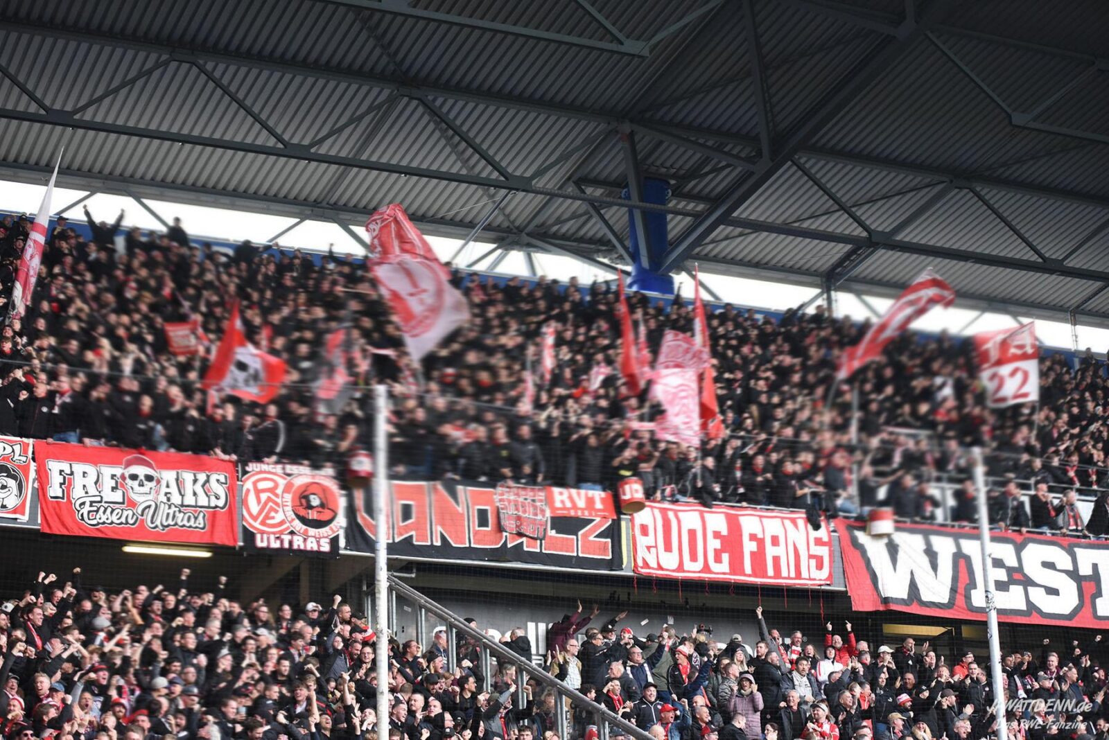 MSV Duisburg – Rot-Weiss Essen 1-2 (4)