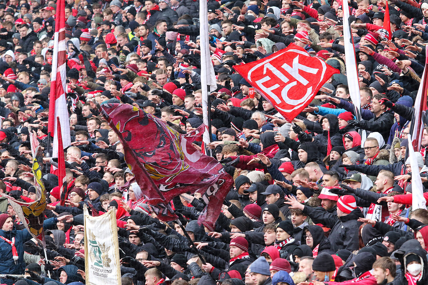 1. FC Kaiserslautern – MSV Duisburg 5-1 (14)