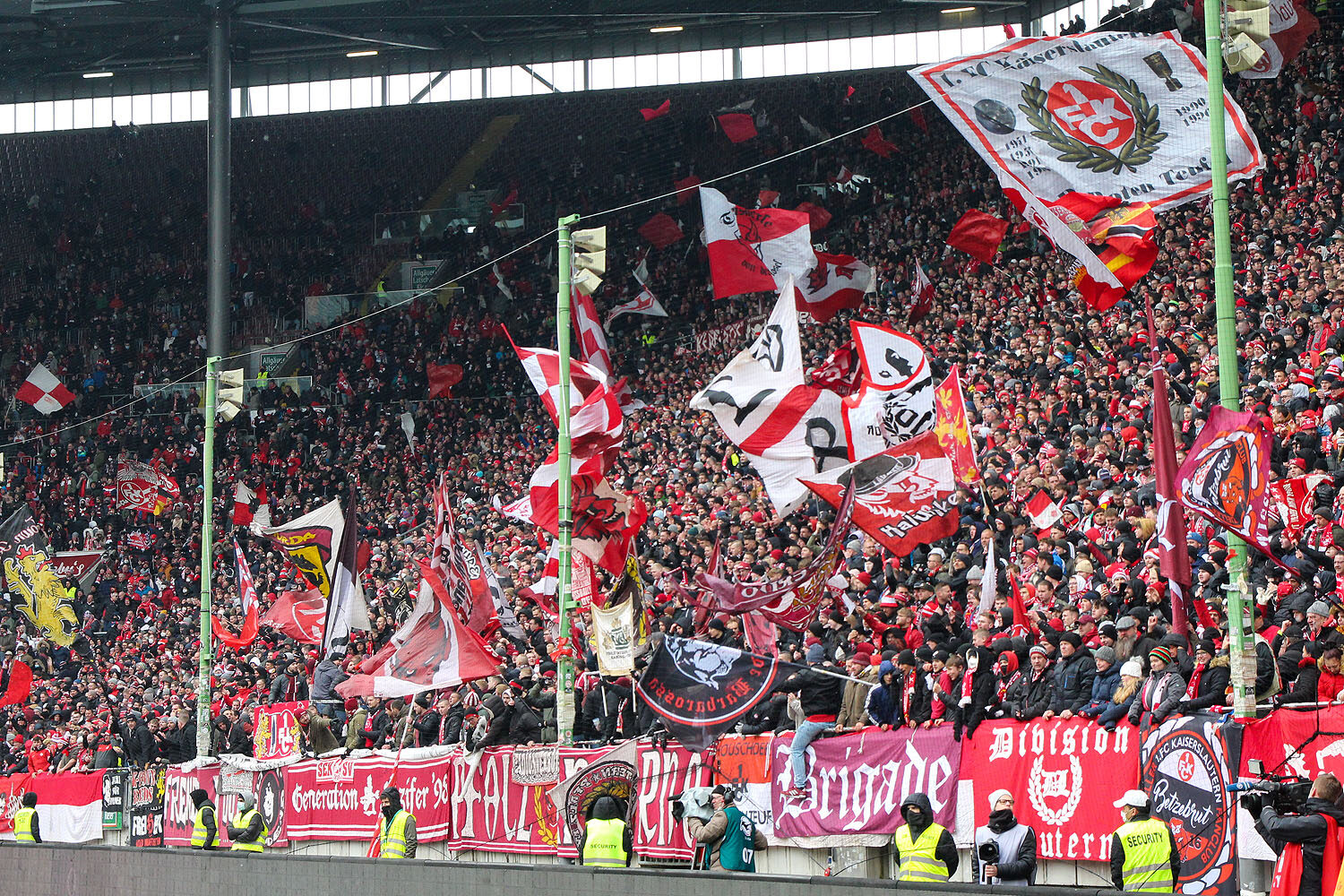 1. FC Kaiserslautern – MSV Duisburg 5-1 (18)