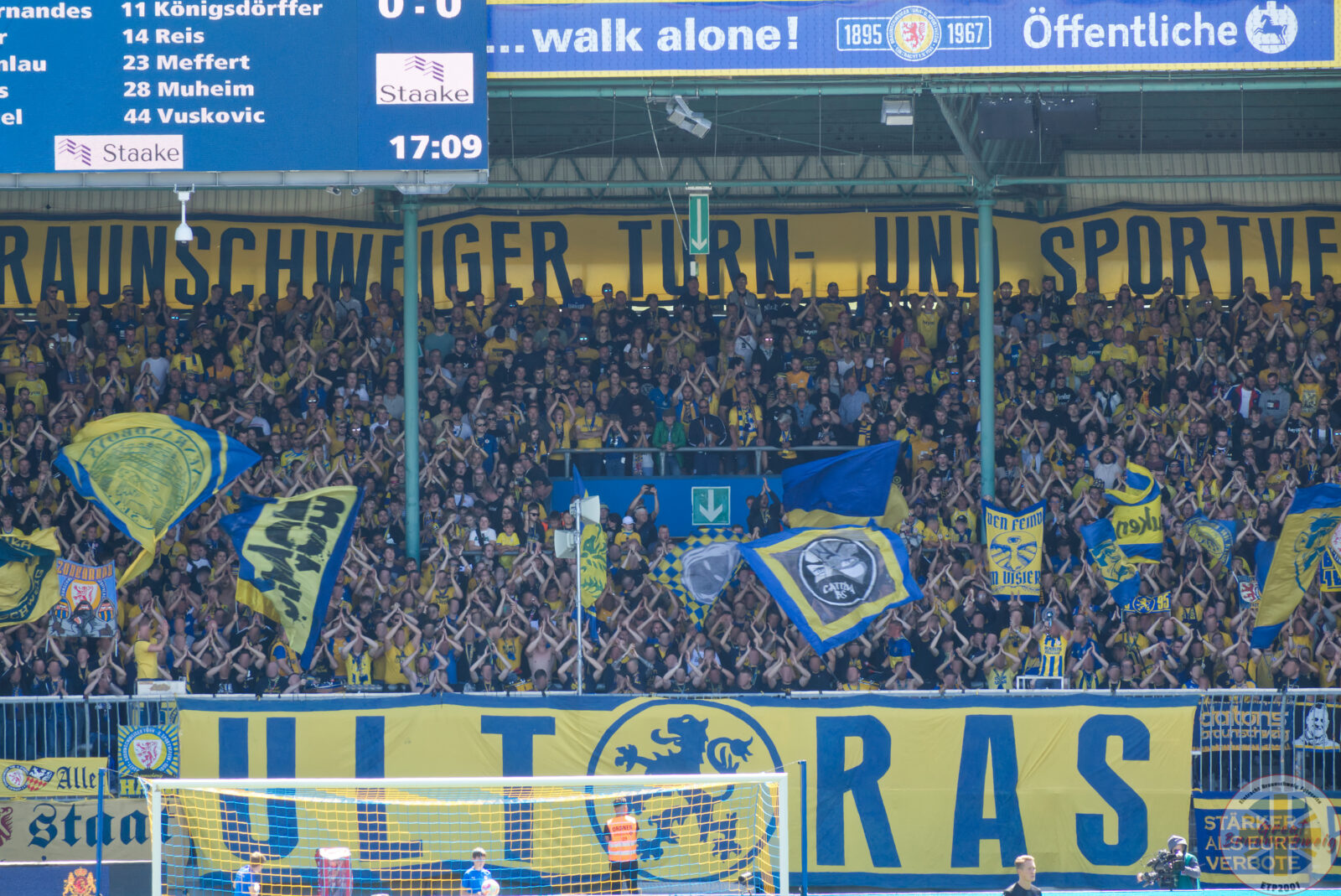 Eintracht Braunschweig – Hamburger SV 0-2 (10)