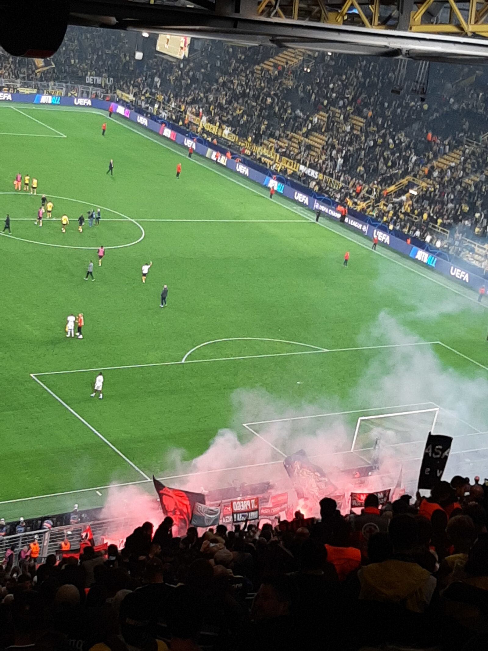 Borussia Dortmund – AC Mailand 0-0 (8)