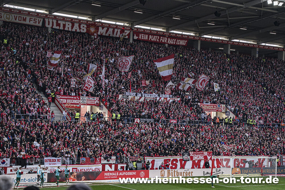 1. FSV Mainz 05 – Borussia Mönchengladbach 1-1 (12)