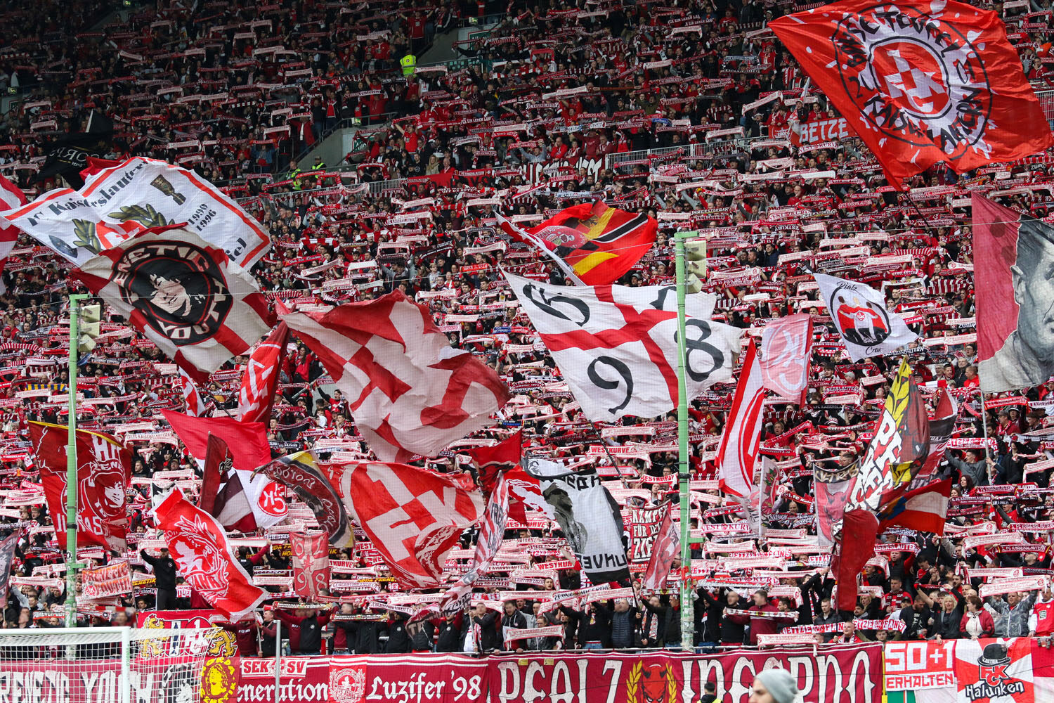 1. FC Kaiserslautern – FC Hansa Rostock 0-1 (9)