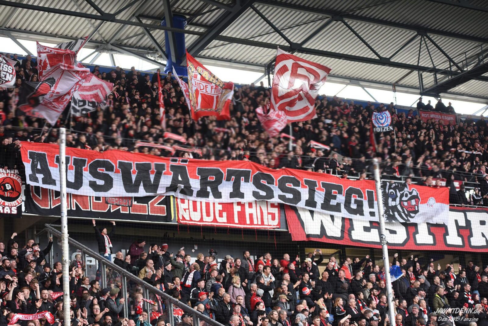 MSV Duisburg – Rot-Weiss Essen 1-2 (14)