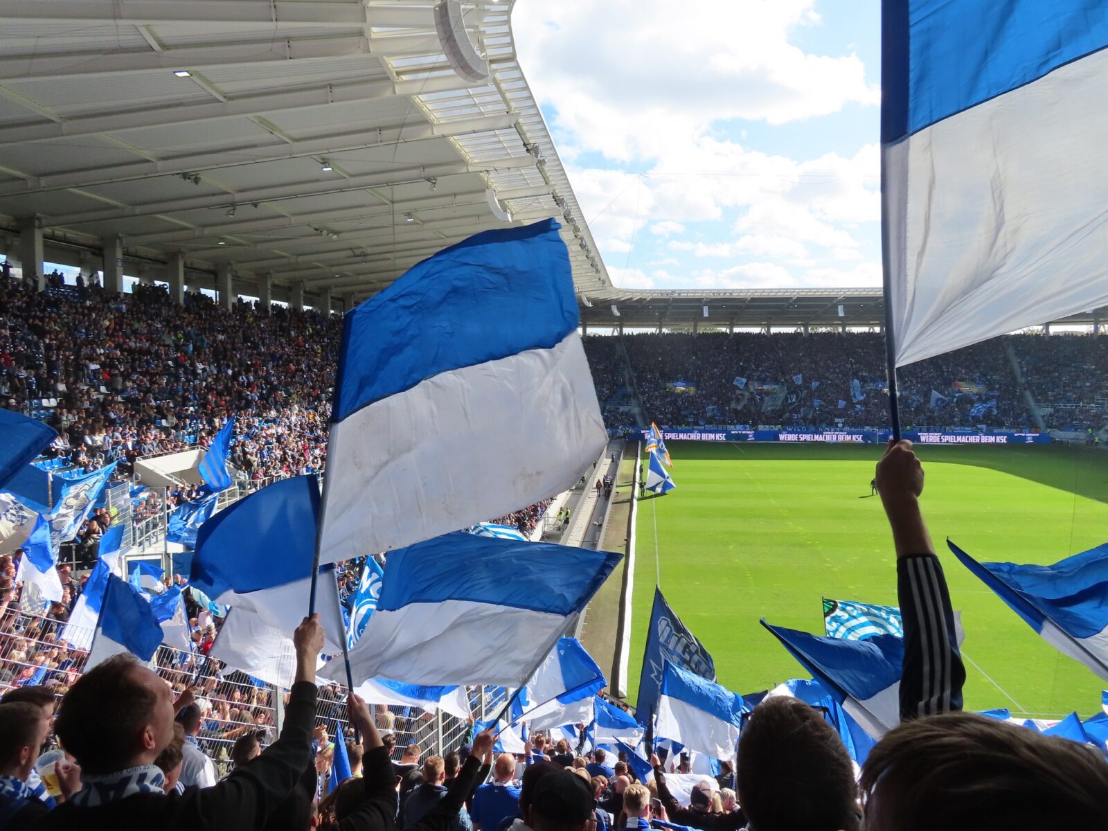 Karlsruher SC – FC Schalke 04 3-0 (18)