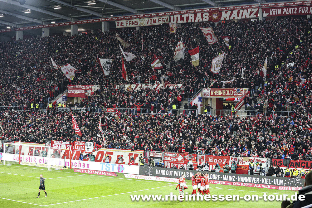 1. FSV Mainz 05 – FC Bayern München 2-1 (19)