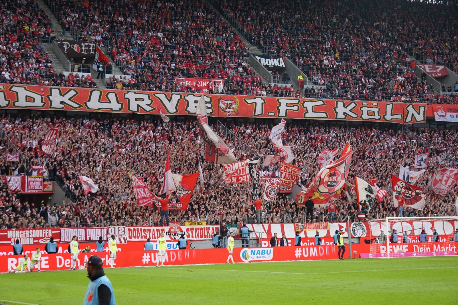 1. FC Köln – Borussia Mönchengladbach 3-1 (13)
