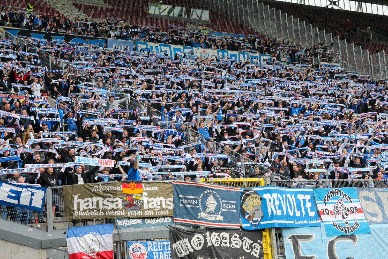 1. FC Kaiserslautern – FC Hansa Rostock 0-1 (4)