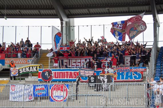 Eintracht Braunschweig vs 1. FC Heidenheim 1846 (2-0) (5)