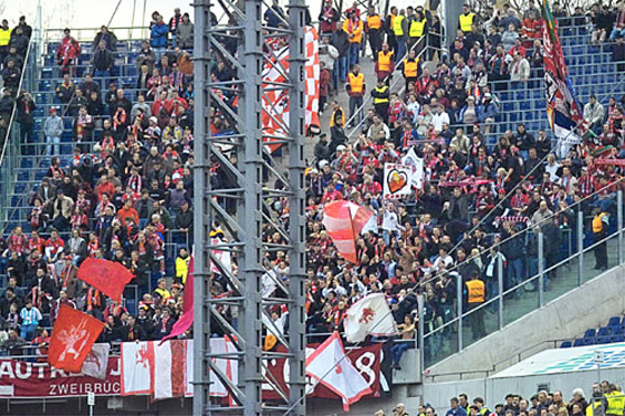 Hannover 96 vs 1. FC Kaiserslautern (0-1) (1)