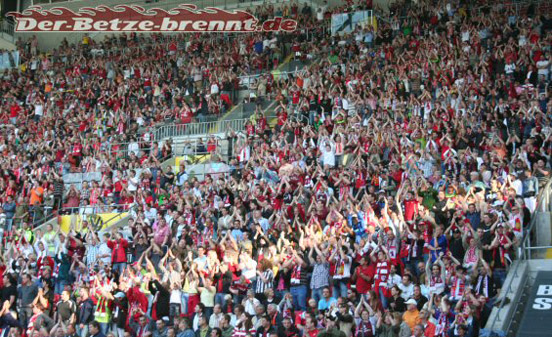 1. FC Kaiserslautern vs FC St. Pauli (2-0) (23)