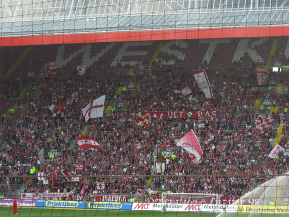 1. FC Kaiserslautern vs SV Wehen Wiesbaden (0-2) (8)