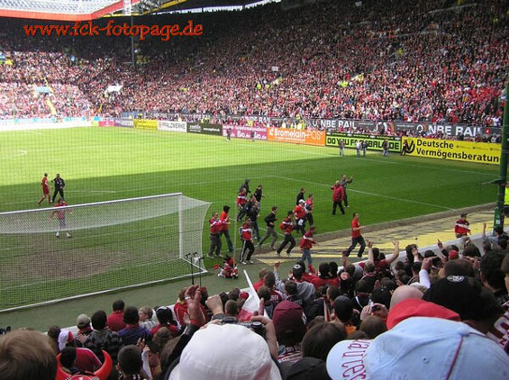 1. FC Kaiserslautern vs FC Augsburg (1-1) (37)