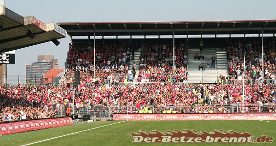 FC St. Pauli vs 1. FC Kaiserslautern (1-2) (1)
