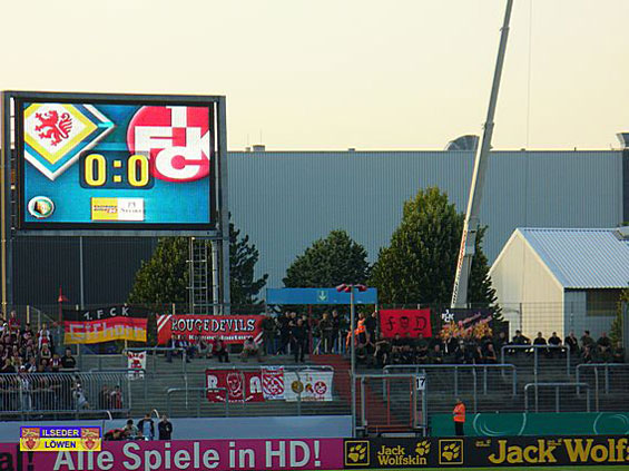 Eintracht Braunschweig vs 1. FC Kaiserslautern (0-1) (11)