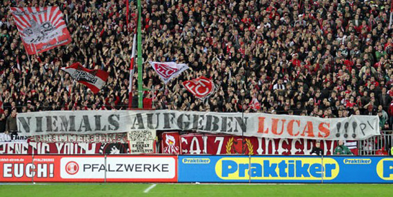 1. FC Kaiserslautern vs 1. FC Köln (1-1) (9)