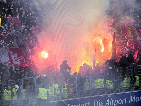 Eintracht Frankfurt vs 1. FC Kaiserslautern (0-0) (17)