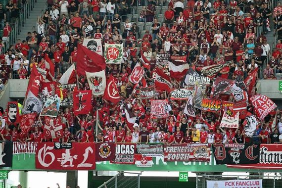 VfL Wolfsburg vs 1. FC Kaiserslautern (1-2) (8)