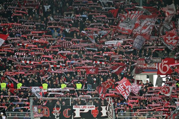 FC Augsburg vs 1. FC Kaiserslautern (2-2) (8)