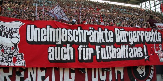 1. FC Kaiserslautern vs Borussia Dortmund (2-5) (10)