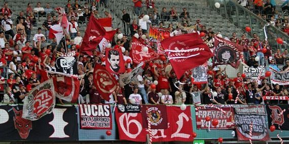 VfL Wolfsburg vs 1. FC Kaiserslautern (1-0) (2)