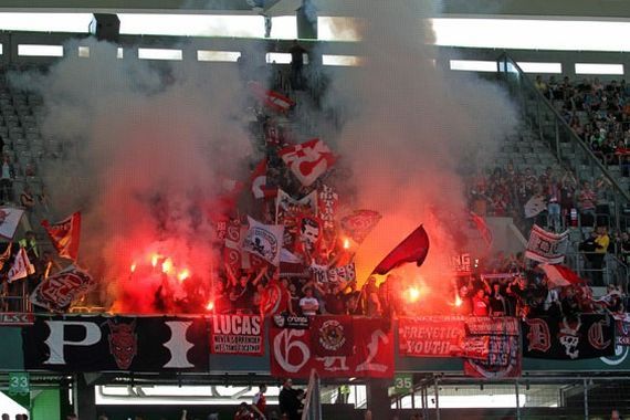 VfL Wolfsburg vs 1. FC Kaiserslautern (1-0) (8)