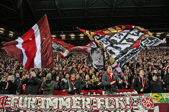 1. FC Kaiserslautern vs SSV Jahn Regensburg (1-1) (8)