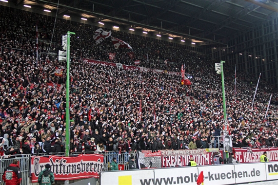 1. FC Kaiserslautern vs Dynamo Dresden (3-0) (15)