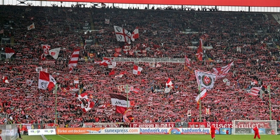 1. FC Kaiserslautern vs FC St. Pauli (1-2) (3)
