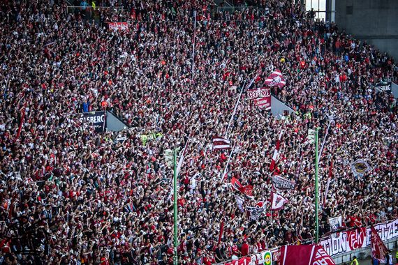 1. FC Kaiserslautern vs Karlsruher SC (2-0) (6)