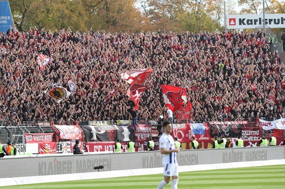 Karlsruher SC vs 1. FC Kaiserslautern (2-0) (3)