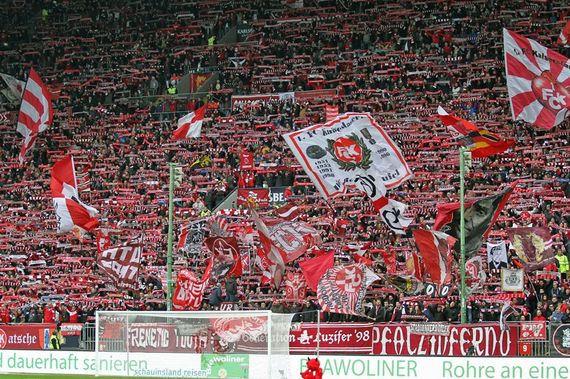 1. FC Kaiserslautern vs FC St. Pauli (1-2) (4)