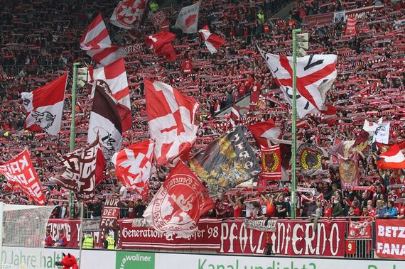1. FC Kaiserslautern vs SV Sandhausen (2-0) (5)