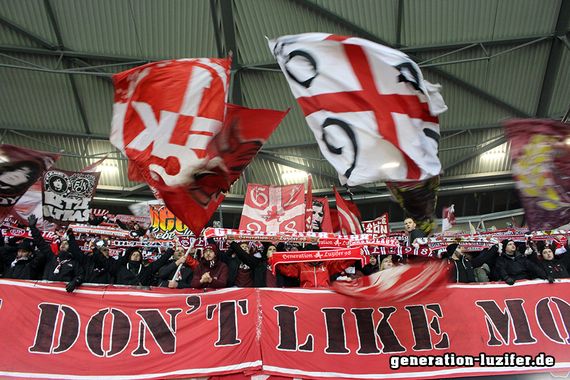 Hannover 96 vs 1. FC Kaiserslautern (1-0) (9)