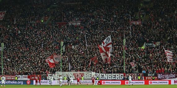 1. FC Kaiserslautern vs SV Sandhausen (3-0) (8)