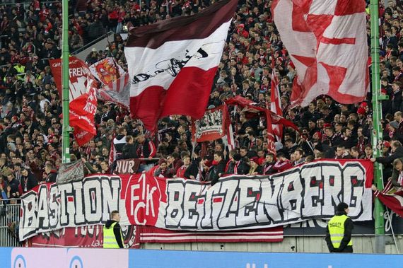 1. FC Kaiserslautern vs SV Sandhausen (3-0) (10)