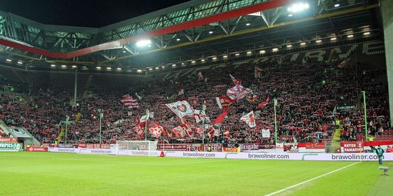 1. FC Kaiserslautern vs SV Sandhausen (3-0) (12)