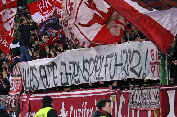 1. FC Kaiserslautern vs SV Sandhausen (3-0) (17)