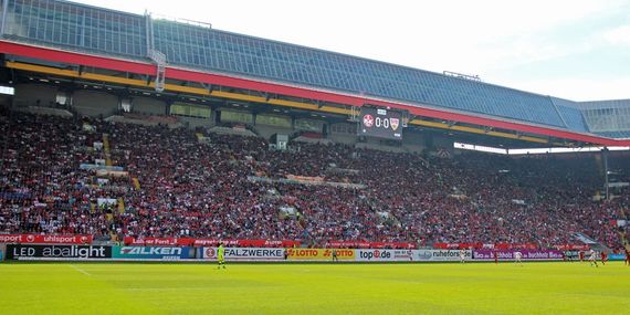 1. FC Kaiserslautern vs VfB Stuttgart (0-1) (2)